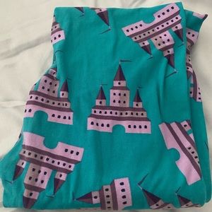 Lularoe OS Castle Leggings